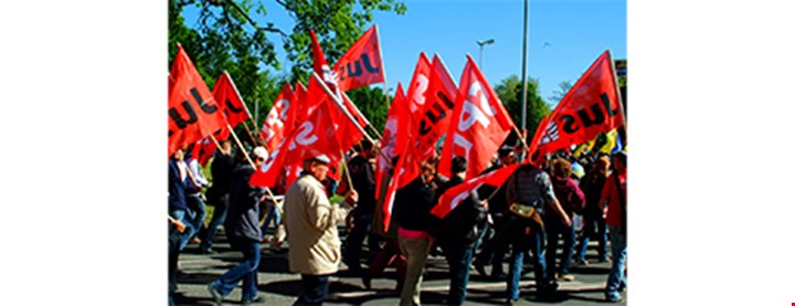 Illustrasjonsfoto av et 1. mai tog