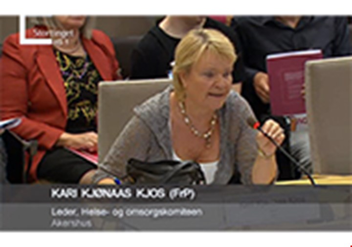Skjembilde av komitéleder og saksordfører Kari Kjønaas Kjos (FrP) under komitéhør